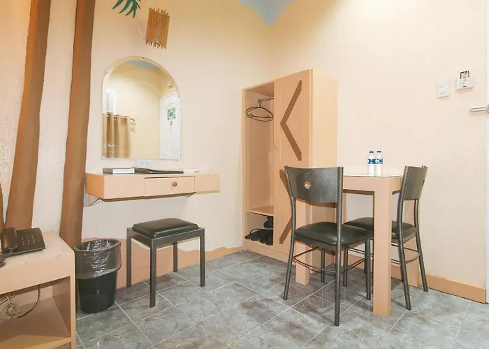 Hotel Urban Travellers By Reddoorz Manila