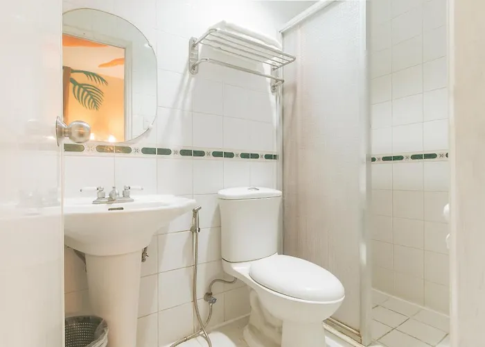 Urban Travellers By Reddoorz Hotel 3*