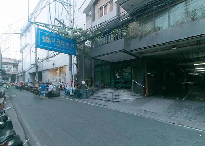 Urban Travellers By Reddoorz Hotel 3*